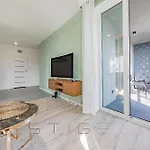Prestige Modern Tower * 格丁尼亚