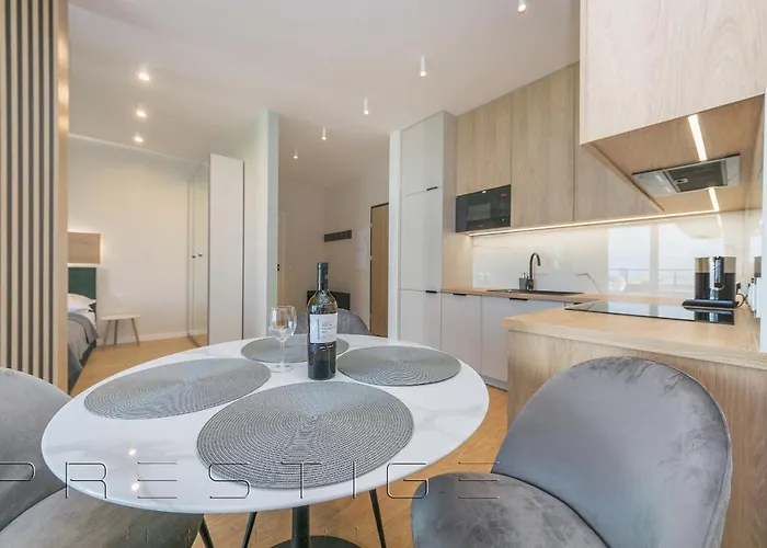 Prestige Modern Tower Apartment *