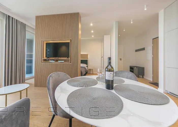 Prestige Modern Tower Apartment *