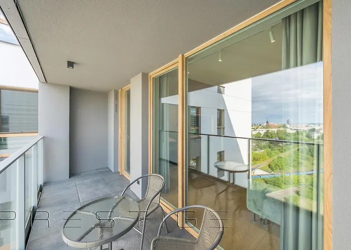 Prestige Modern Tower Apartment *